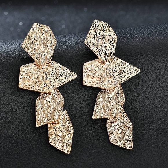 Minimalist Modern Asymmetrical Dangle Drop Earrings (Gold Earrings Jewelry) - Picture 11 of 11